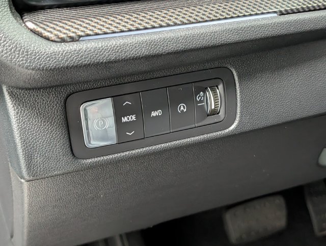 Used 2026 Chevrolet Traverse High Country w/ LPO, Floor Liner Package AWD/4WD image 20