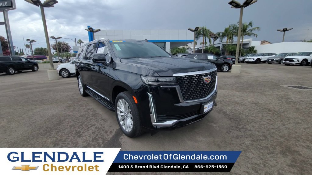 Used 2024 Cadillac Escalade ESV Luxury AWD/4WD image 3