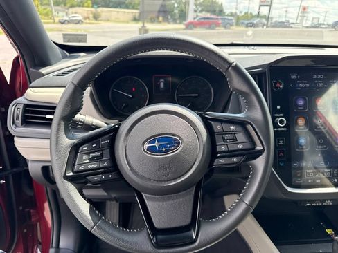 Used 2025 Subaru Forester Premium AWD/4WD image 17