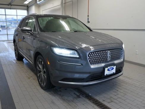 Used 2022 Lincoln Nautilus Reserve AWD/4WD image 16
