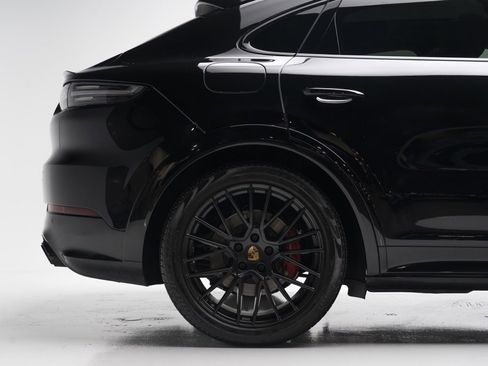 Used 2021 Porsche Cayenne GTS image 53