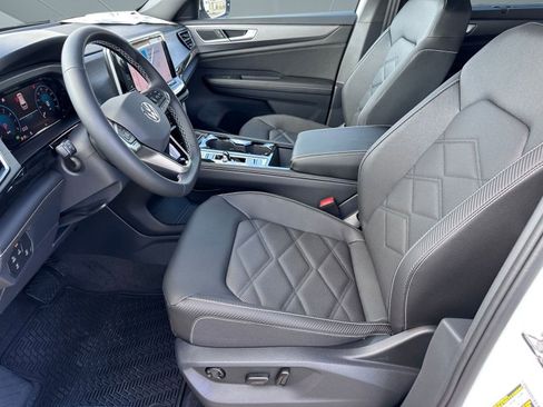 New 2026 Volkswagen Atlas Cross Sport SE image 4