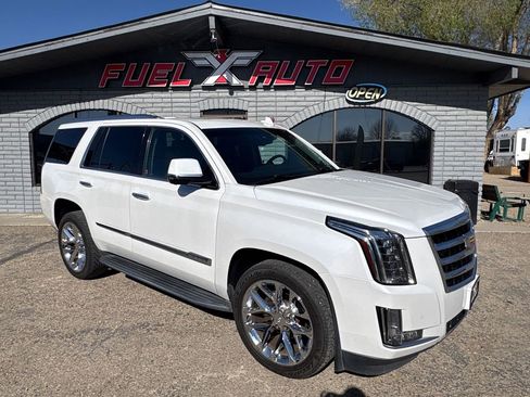 Used 2016 Cadillac Escalade Luxury AWD/4WD image 2