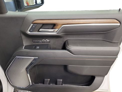 Used 2024 Chevrolet Silverado 1500 High Country w/ High Country Premium Package image 26