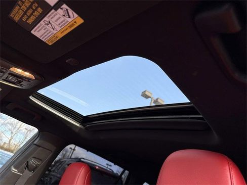 Used 2022 Toyota Highlander XSE image 16