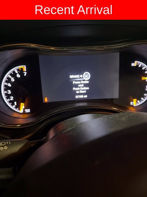 Used 2021 Jeep Grand Cherokee Laredo X AWD/4WD image 2
