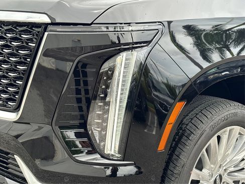New 2026 Cadillac Escalade ESV Luxury AWD/4WD image 14
