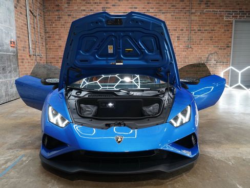 Used 2020 Lamborghini Huracan EVO RWD image 28