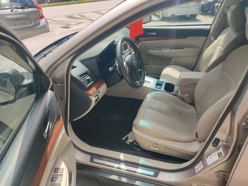 Used 2014 Subaru Outback 2.5i Limited w/ Moonroof Package AWD/4WD image 11