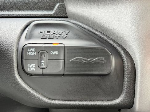Used 2024 RAM 2500 Big Horn AWD/4WD image 27
