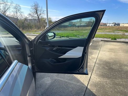 Certified 2024 BMW 530i w/ Convenience Package image 29