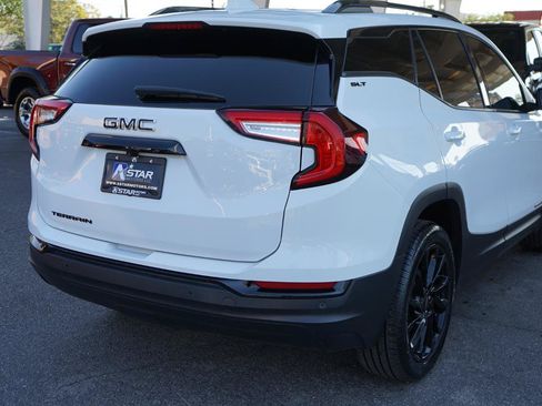 Used 2023 GMC Terrain SLT w/ Elevation Edition FWD image 3