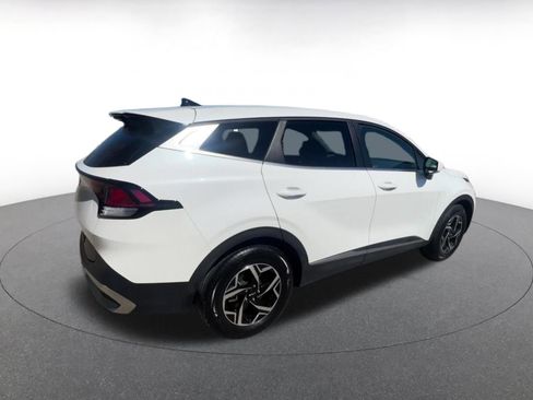 Used 2025 Kia Sportage LX image 15