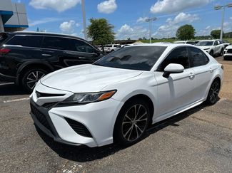 Used 2019 Toyota Camry SE w/ Carpet Mat Package FWD video 1