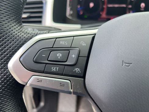 Used 2023 Volkswagen Atlas SEL R-Line AWD/4WD image 16