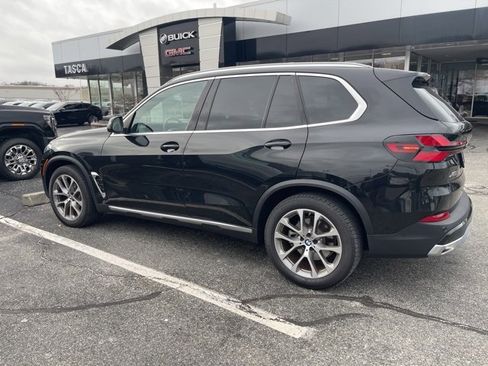 Used 2025 BMW X5 xDrive40i w/ Premium Package image 3