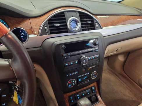 Used 2011 Buick Enclave CXL FWD image 21