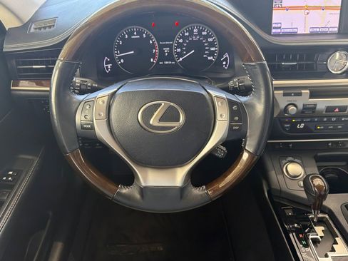 Used 2013 Lexus ES 350 w/ Premium Pkg FWD image 18