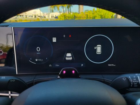 Used 2024 Hyundai Santa Fe Limited image 31