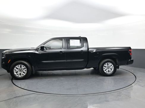 Used 2024 Nissan Frontier SV image 8