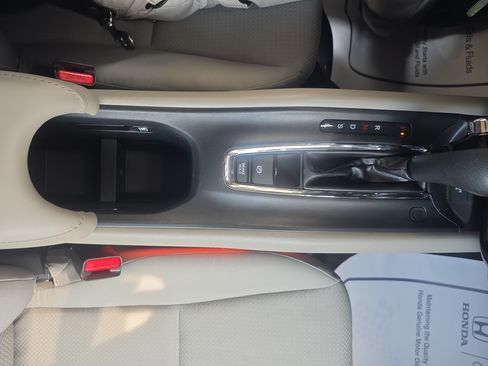 Used 2020 Honda HR-V LX image 24