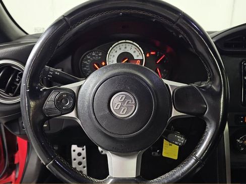 Used 2017 Toyota 86 RWD image 7