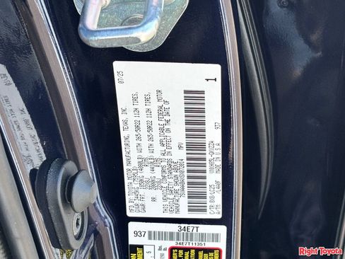 Certified 2025 Toyota Sequoia Capstone AWD/4WD image 32