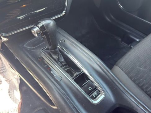 Used 2019 Honda HR-V EX image 12