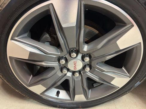 Used 2018 GMC Acadia SLT image 33