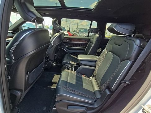 Used 2025 Jeep Grand Cherokee L Summit w/ Obsidian Package AWD/4WD image 48