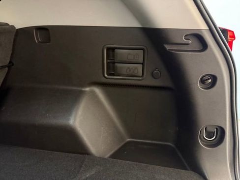 Used 2022 GMC Terrain SLT w/ Infotainment Package II image 11