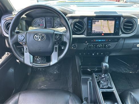 Used 2019 Toyota Tacoma TRD Sport w/ TRD Premium Sport Package RWD image 19