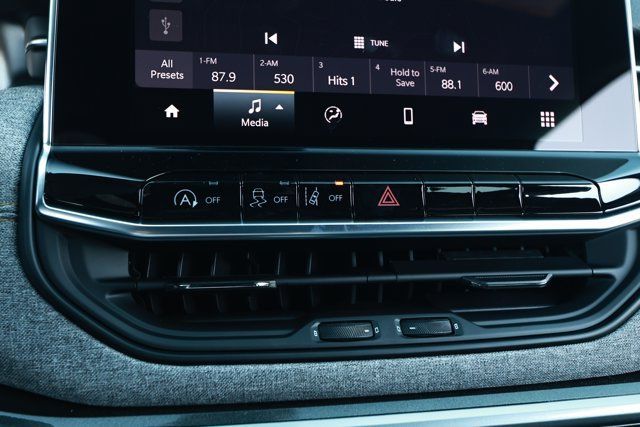 New 2026 Jeep Compass Latitude AWD/4WD image 18