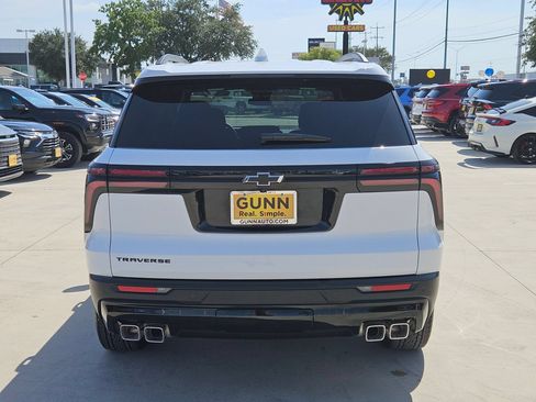 Certified 2026 Chevrolet Traverse LT w/ Midnight/Sport Edition FWD image 4