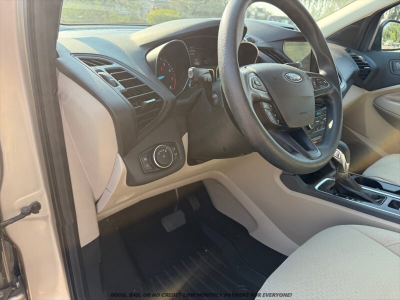 Used 2018 Ford Escape SE w/ Ford Safe & Smart Package AWD/4WD image 23