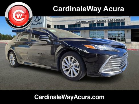 Used 2022 Toyota Camry LE w/ Carpet Mat Package (TMS) image 1