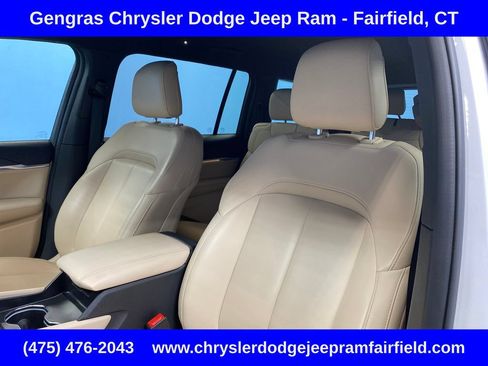 Certified 2024 Jeep Grand Cherokee L Limited AWD/4WD image 8