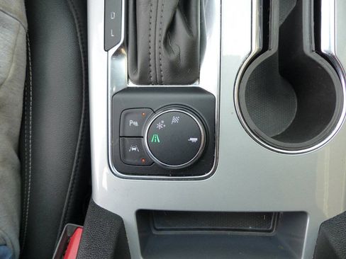Used 2023 Chevrolet Blazer LT w/ Sound & Technology Package FWD image 40