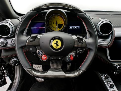 Used 2020 Ferrari GTC4Lusso T RWD image 10
