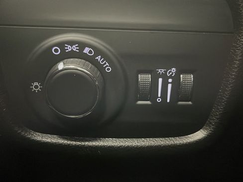 Used 2021 Jeep Grand Cherokee L Laredo w/ Luxury Tech Group I AWD/4WD image 30