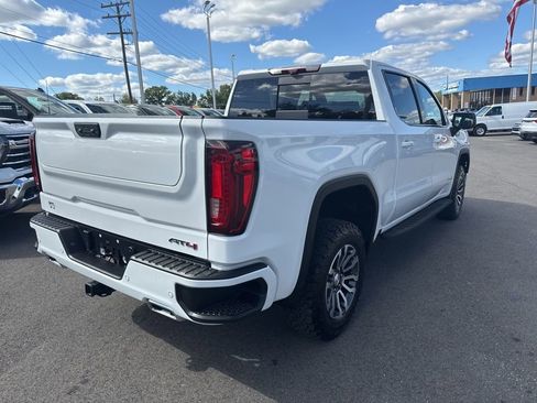 Used 2023 GMC Sierra 1500 AT4 w/ AT4 Premium Package AWD/4WD image 5