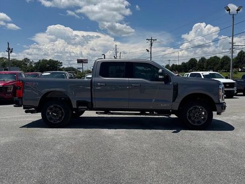 Used 2023 Ford F250 Lariat w/ Lariat Ultimate Package AWD/4WD image 2