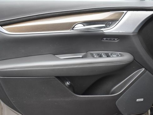 Certified 2023 Cadillac XT5 Premium Luxury w/ Platinum Package image 11