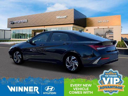 New 2025 Hyundai Elantra SEL image 4