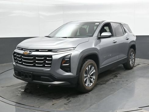 Used 2025 Chevrolet Equinox LT FWD image 6