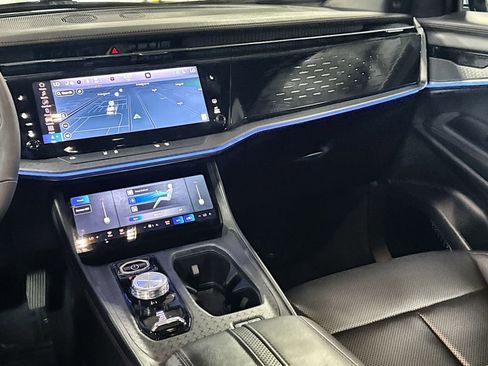 Used 2025 Jeep Wagoneer S Limited image 28