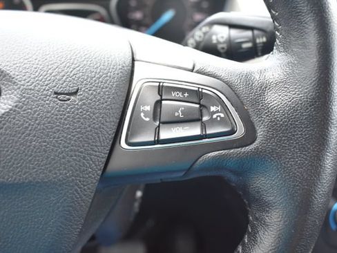 Used 2019 Ford Escape Titanium AWD/4WD image 24