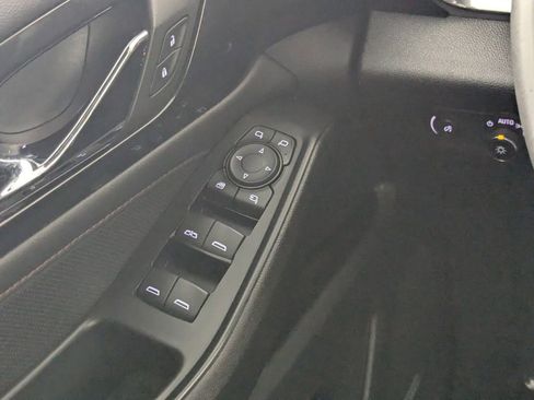 Used 2023 Chevrolet Traverse RS image 15