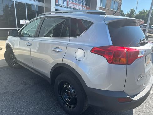 Used 2014 Toyota RAV4 LE FWD image 5