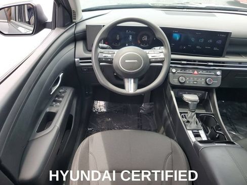 Used 2025 Hyundai Tucson SE FWD image 21